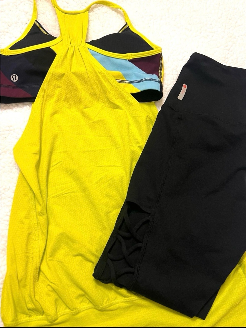 Lululemon tank top w/ bra size 6 / Zella leggings size 4 - Picture 4 of 6